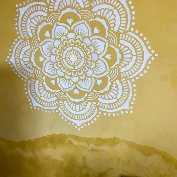 Mandala Wand mit Wasserschaden 