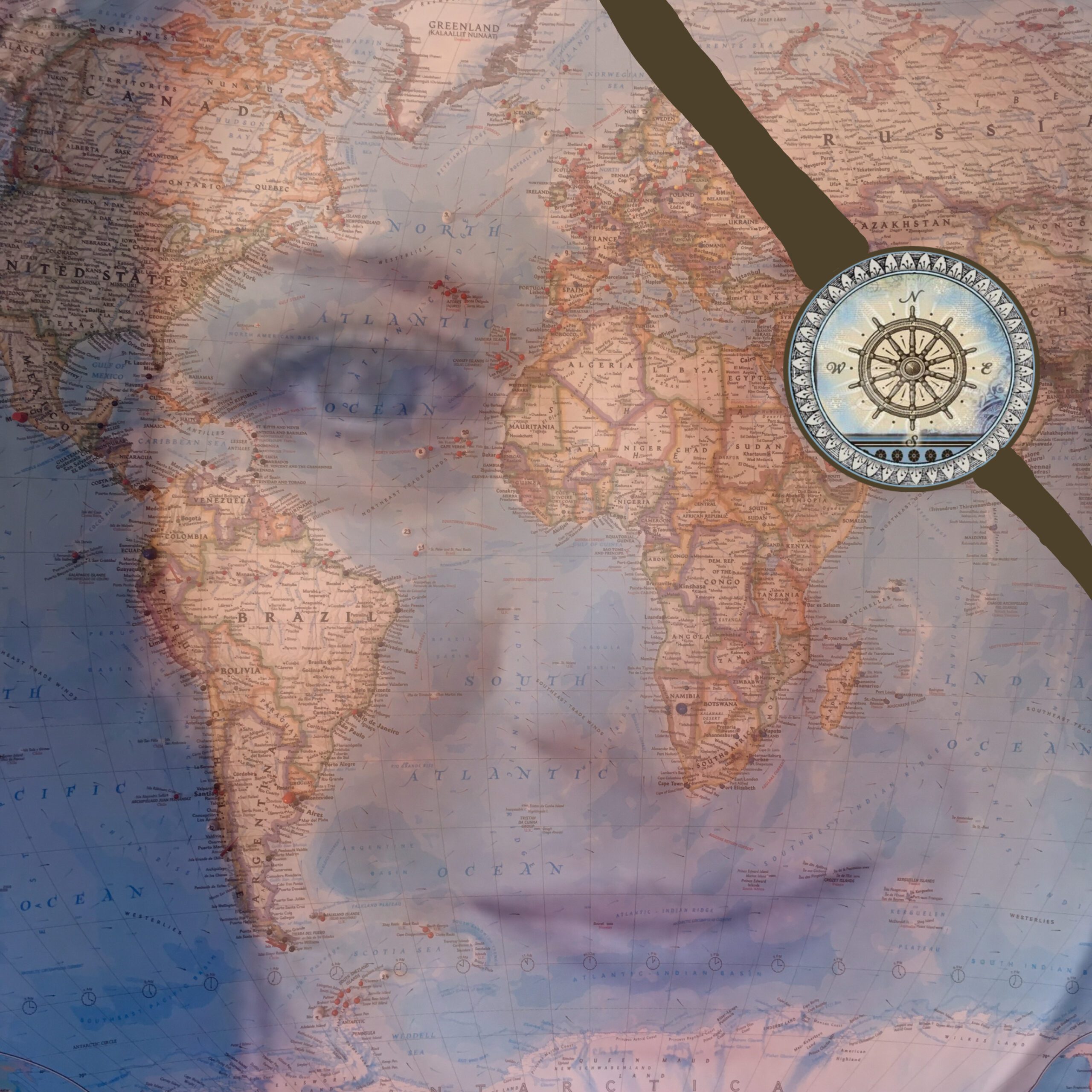 Weltkarte mit Gesicht Paula